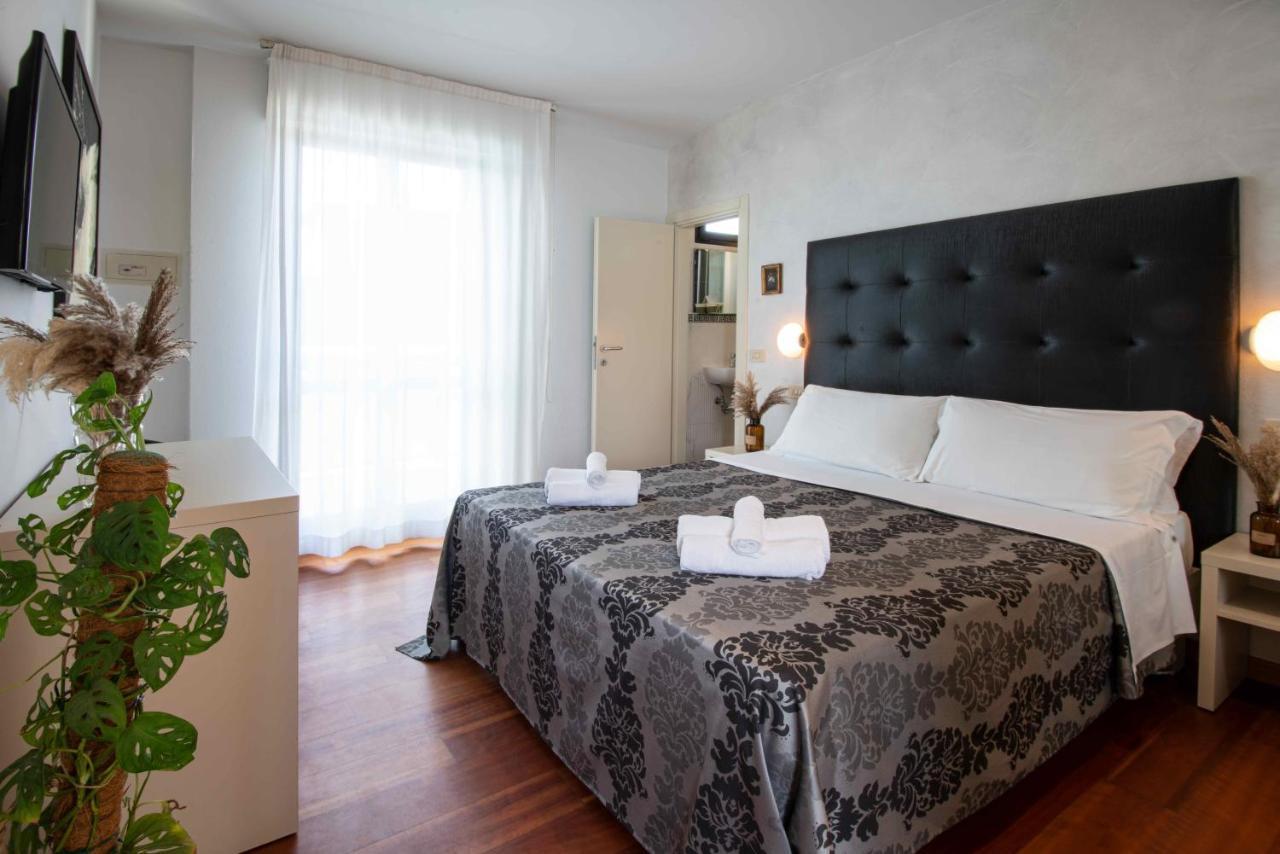 Hotel Baby Milano Marittima Buitenkant foto
