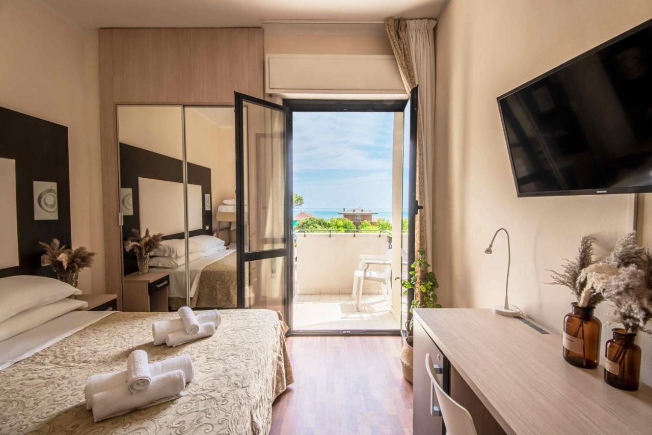 Hotel Baby Milano Marittima Buitenkant foto