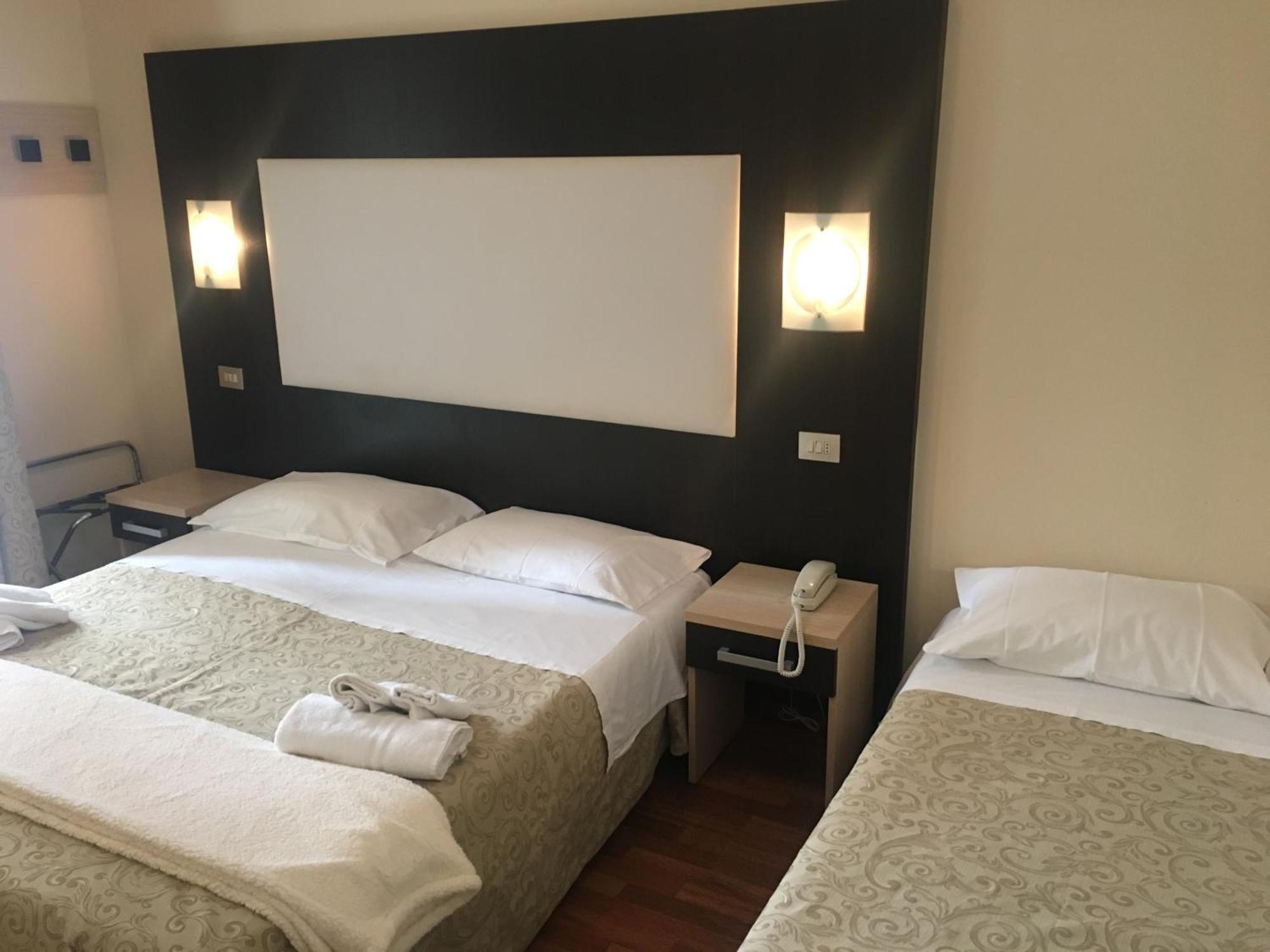 Hotel Baby Milano Marittima Buitenkant foto