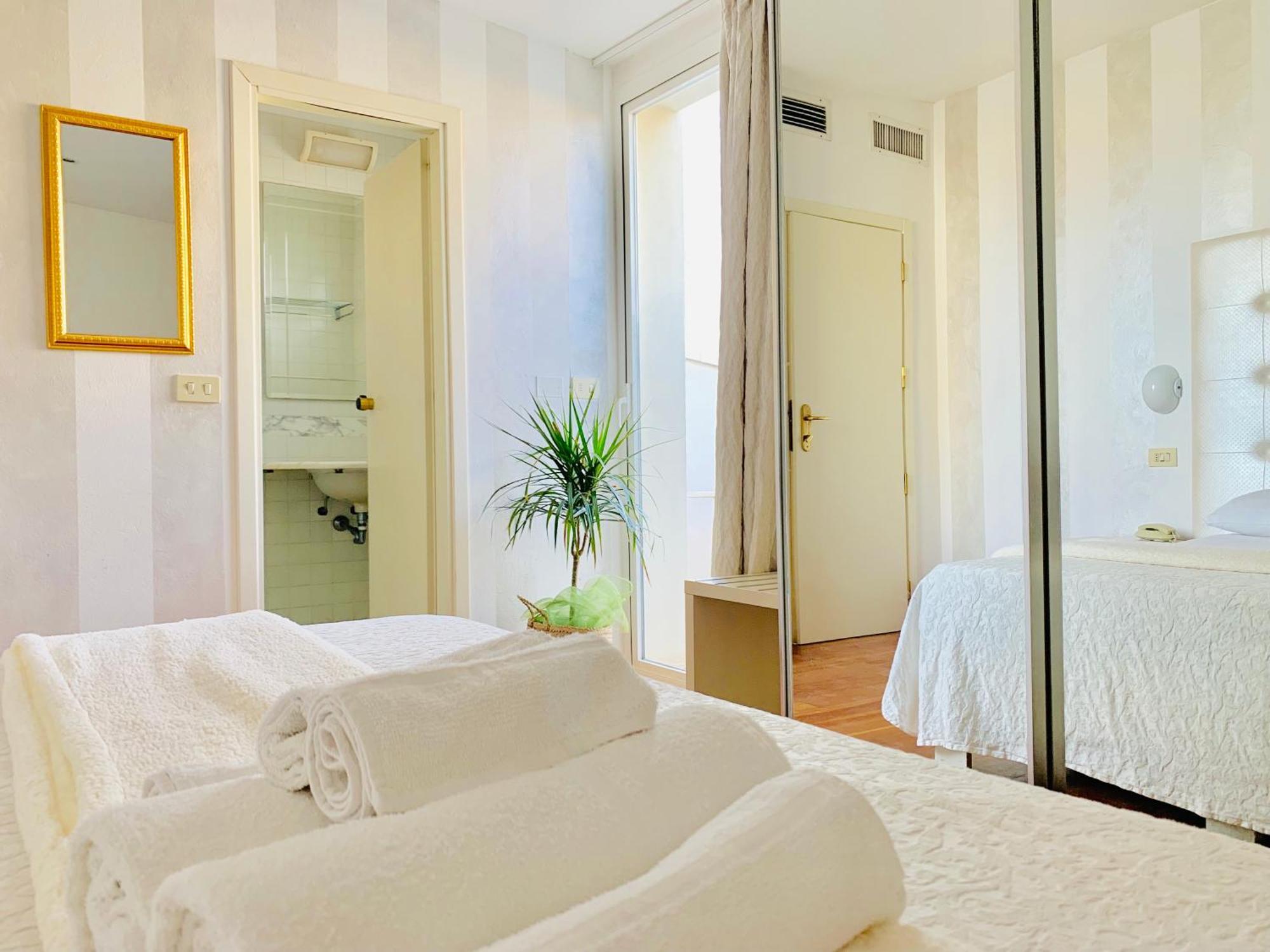 Hotel Baby Milano Marittima Buitenkant foto