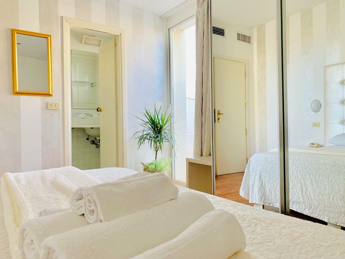 Hotel Baby Milano Marittima Buitenkant foto