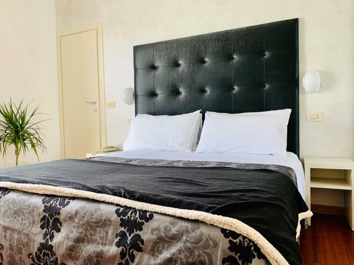 Hotel Baby Milano Marittima Buitenkant foto