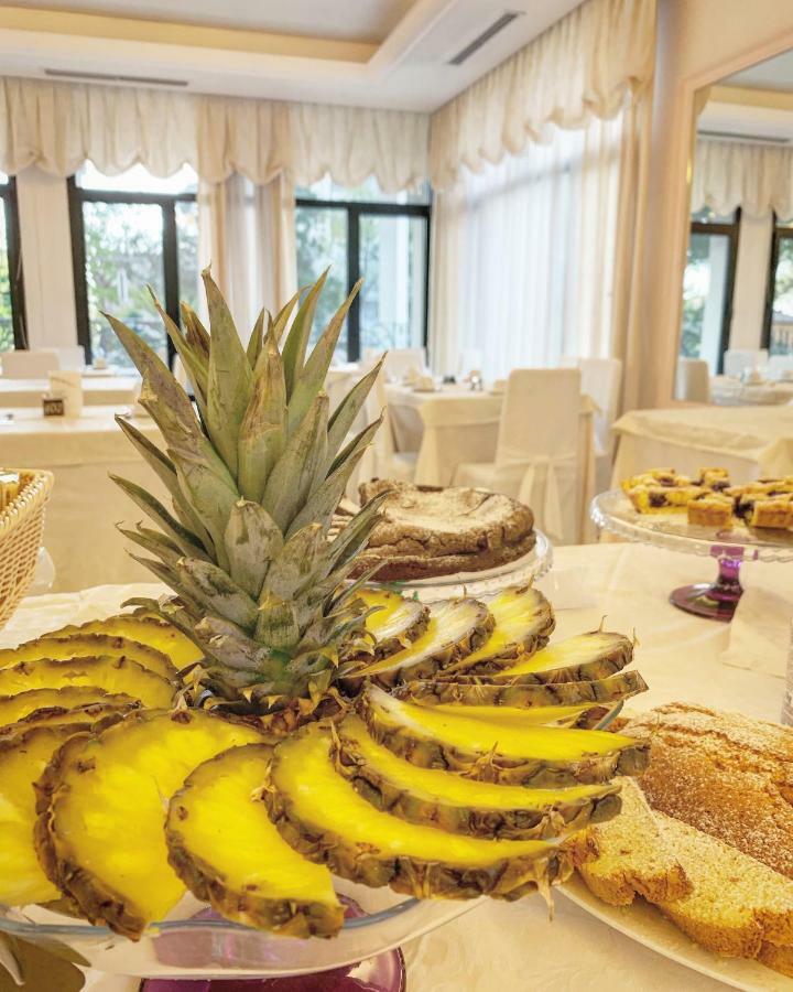Hotel Baby Milano Marittima Buitenkant foto